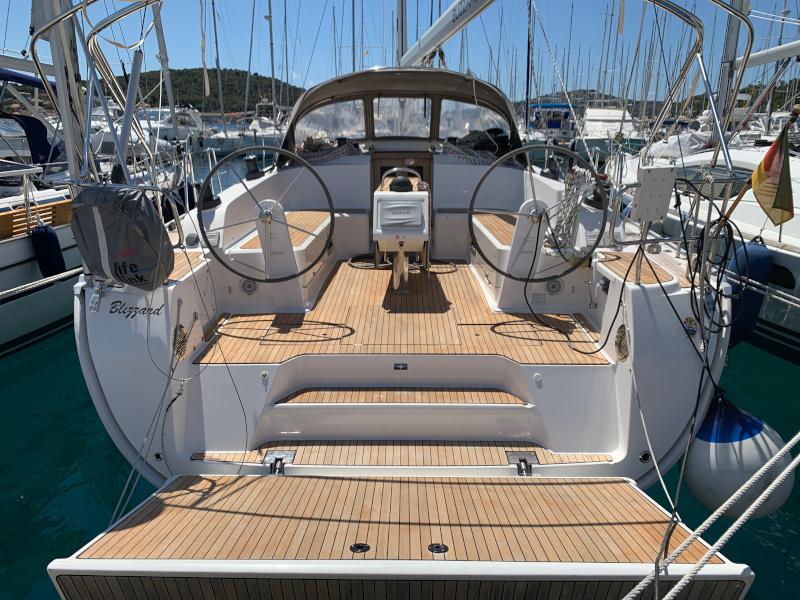 Book yachts online - sailboat - Bavaria Cruiser 46 - Blizzard - rent