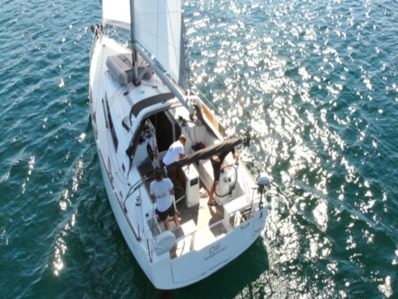 Book yachts online - sailboat - Oceanis 38 - Olli - rent