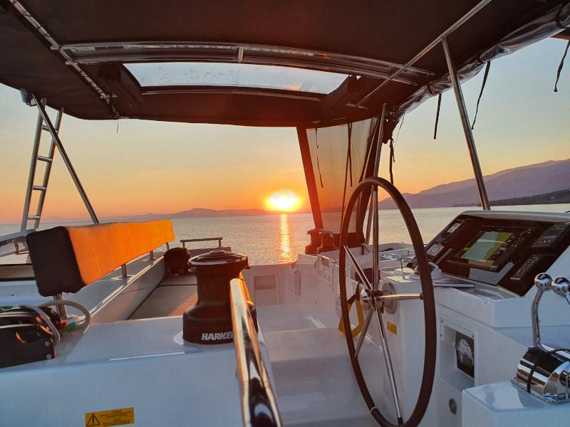 Book yachts online - catamaran - Lagoon 450  Flybridge - Alkyone - rent