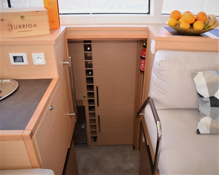 Book yachts online - catamaran - Lagoon 560 S2 - Taipan - rent
