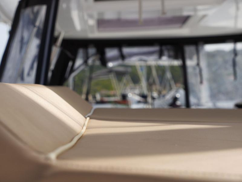 Book yachts online - catamaran - Lagoon 42 - GALAPAGOS - rent