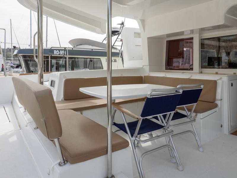 Book yachts online - catamaran - Lagoon 450 - MADAGASCAR - rent