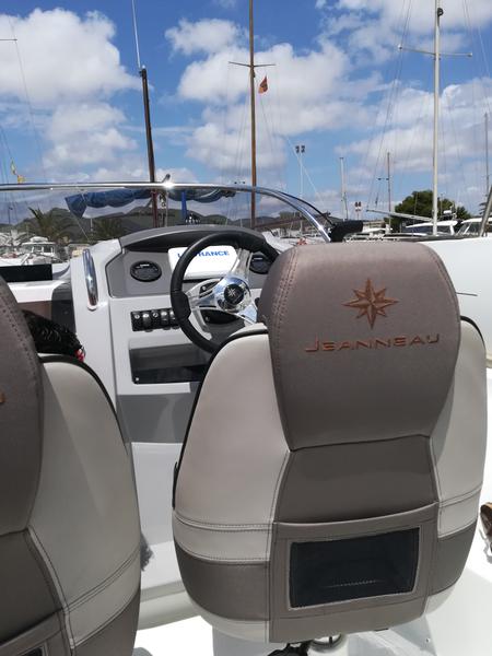 Book yachts online - motorboat - Glastron GT 225 - Jualpa - rent