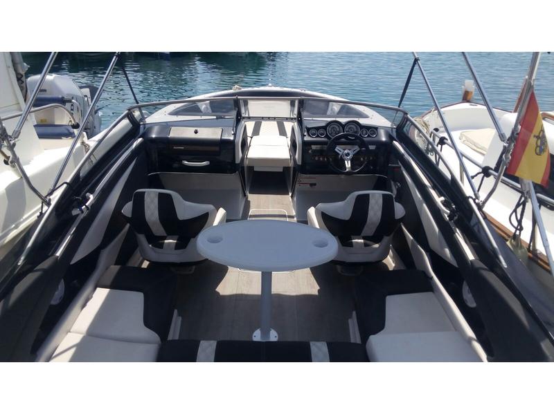 Book yachts online - motorboat - Glastron GT 225 - Jualpa - rent