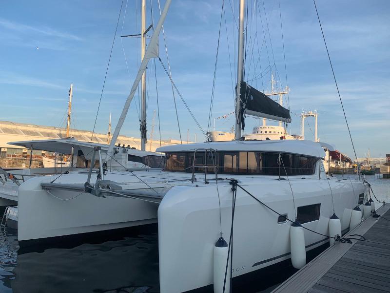 Book yachts online - catamaran - Lagoon 42 - Alchemy - rent