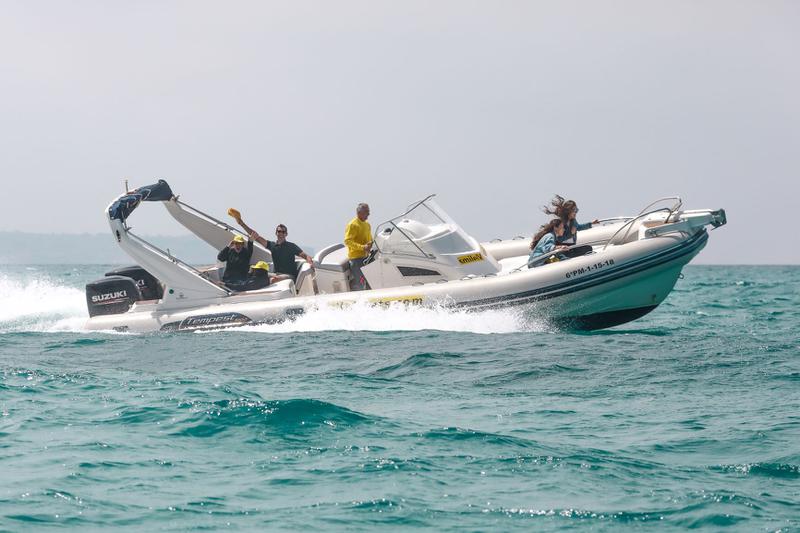 Book yachts online - motorboat - Tempest 1000 Sun - Smile IV - rent