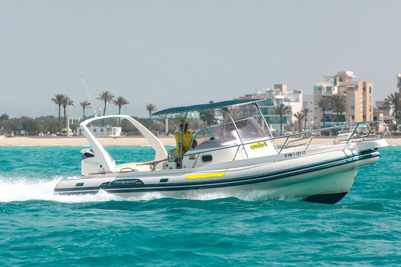 Book yachts online - motorboat - Tempest 900 WA - Smile III - rent