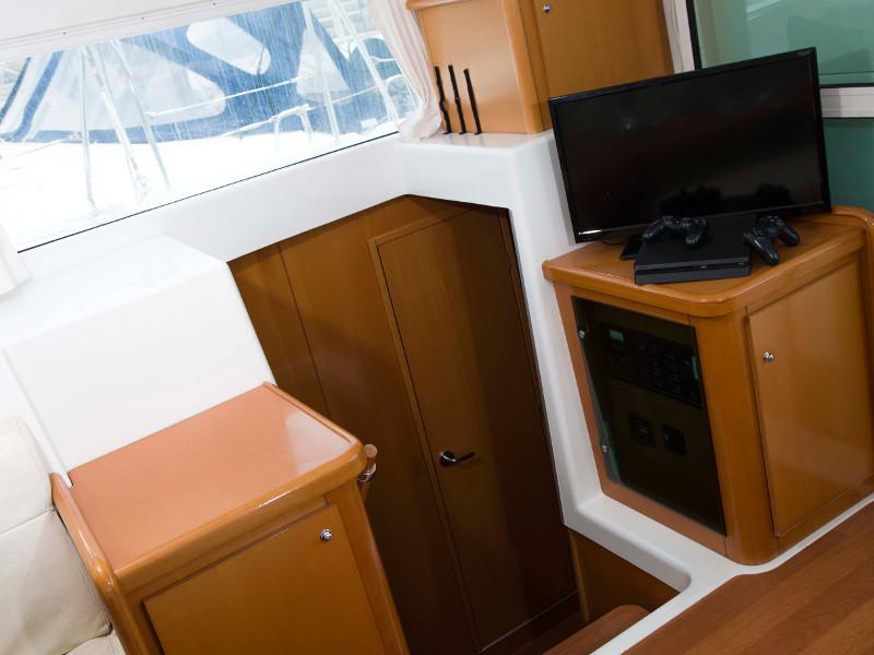 Book yachts online - catamaran - Lagoon 420 - Dynamis - rent