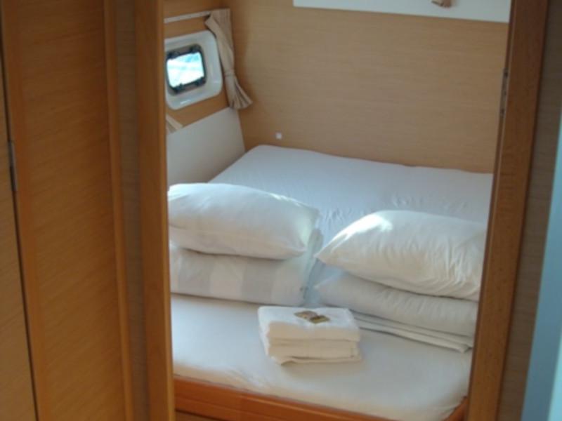 Book yachts online - catamaran - Lagoon 420 - Tropicana - rent