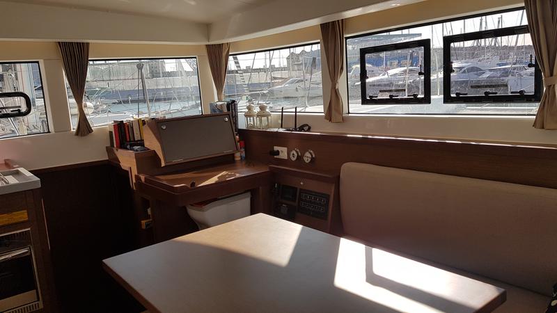 Book yachts online - catamaran - Lagoon 40 - Vega - rent