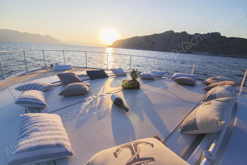 Book yachts online - motorboat - Ferretti 58/64ft - Alter Ego II - rent