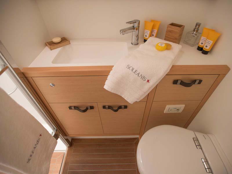 Book yachts online - catamaran - Lagoon 620 Essence - Soleanis II - rent