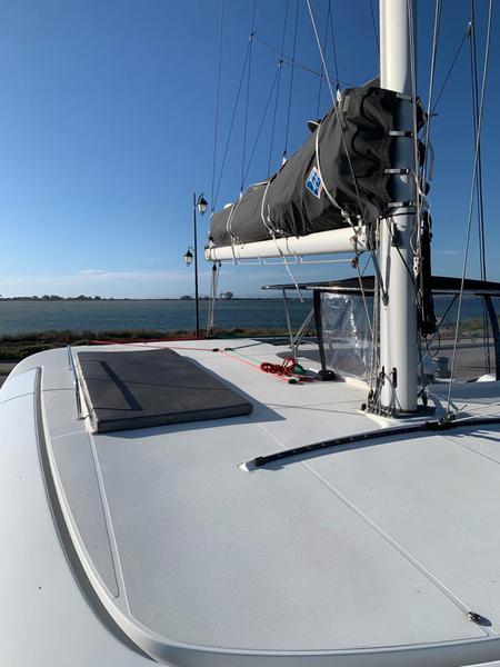 Book yachts online - catamaran - Lagoon 42 - KARMA (A/C, Gen, Watermaker) - rent