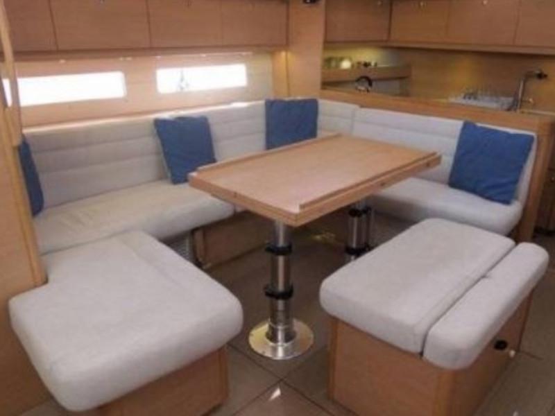 Book yachts online - sailboat - Dufour 560 Grand Large - Altamira - rent