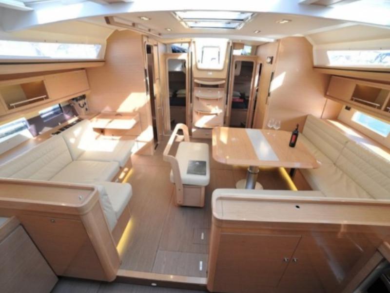 Book yachts online - sailboat - Dufour 560 Grand Large - Altamira - rent