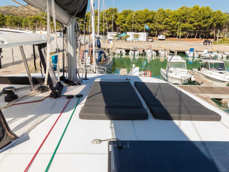 Book yachts online - catamaran - Lagoon 42 - La Fenice - rent