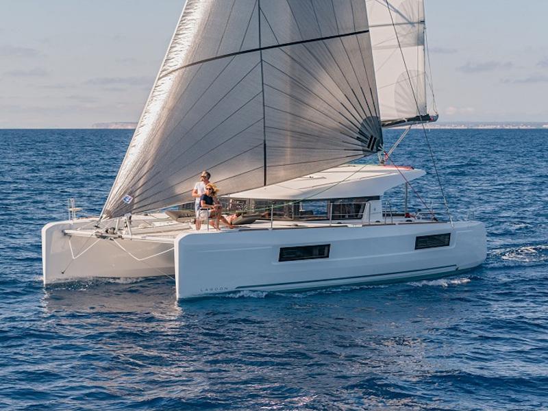 Book yachts online - catamaran - Lagoon 40 - Nereo - rent