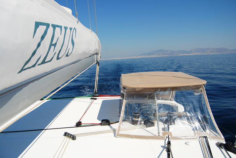 Book yachts online - catamaran - Lagoon 400 - ZEUS (generator, water maker) - rent