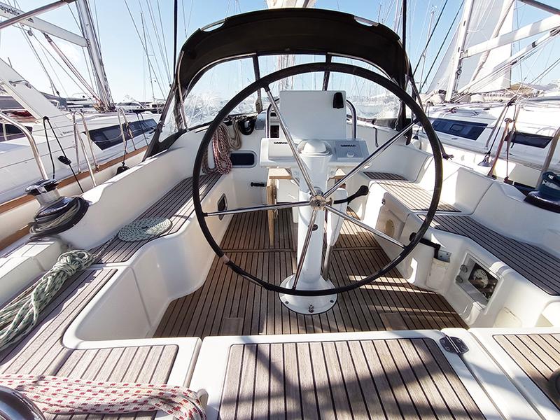 Book yachts online - sailboat - Oceanis 37 - JULIE - rent