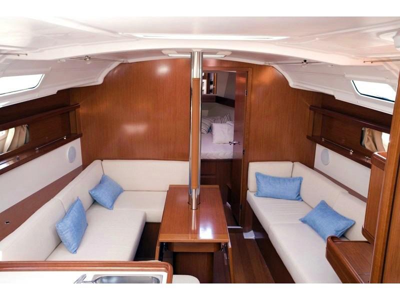 Book yachts online - sailboat - Oceanis 37 - JULIE - rent