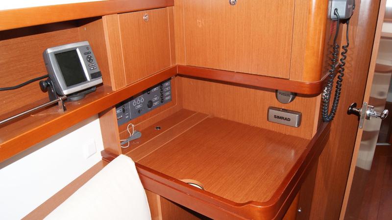 Book yachts online - sailboat - Oceanis 37 - JULIE - rent