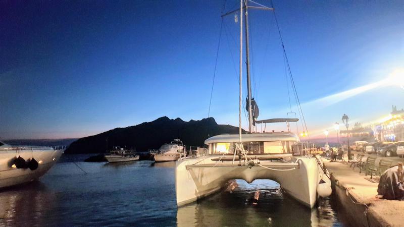 Book yachts online - catamaran - Lagoon 42 - AKTIS (air condition, generator, watermaker)   _Skippered Only_ - rent