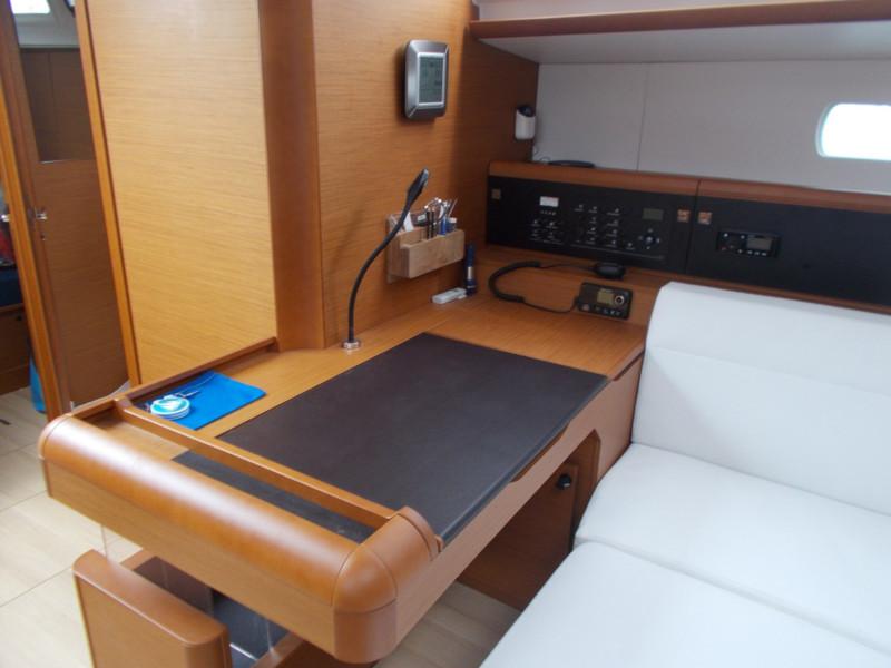 Book yachts online - sailboat - Sun Odyssey 519 - In A Silent Way - rent