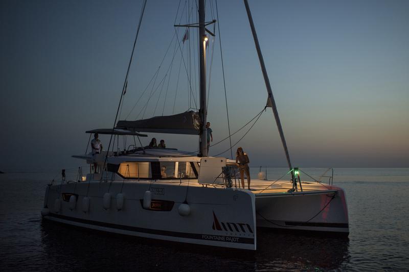 Book yachts online - catamaran - Fountaine Pajot Astréa 42 - Astrea (watermaker+generator) - rent