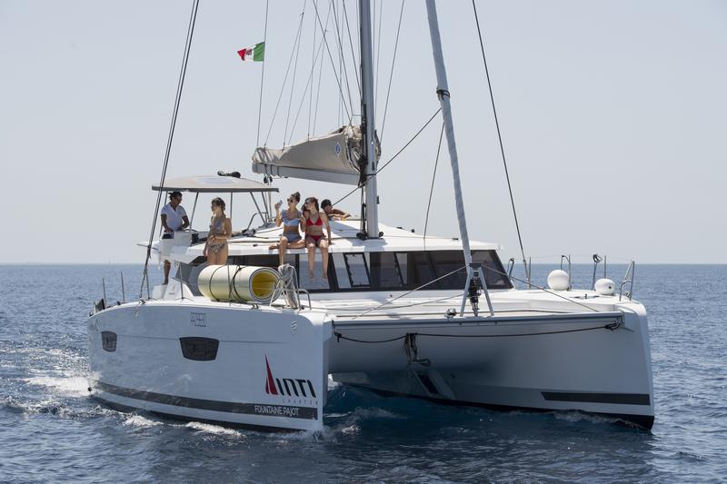 Book yachts online - catamaran - Fountaine Pajot Astréa 42 - Astrea (watermaker+generator) - rent