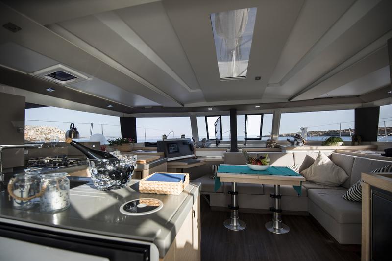 Book yachts online - catamaran - Fountaine Pajot Saona 47 - Saona (Ac in all cabins+Wm+Gen+Bbq) - rent