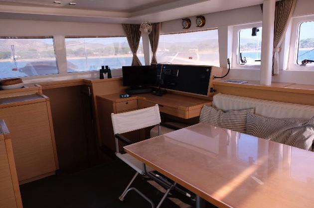 Book yachts online - catamaran - Lagoon 450 Crewed - Iris IV - rent