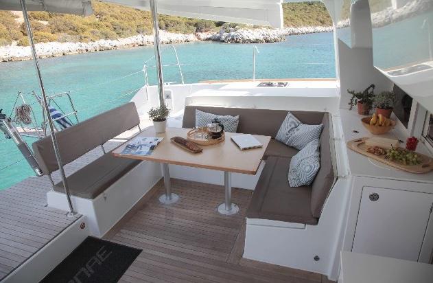 Book yachts online - catamaran - Lagoon 450 Crewed - Iris IV - rent