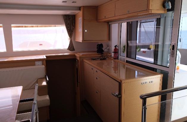 Book yachts online - catamaran - Lagoon 450 Crewed - Iris IV - rent