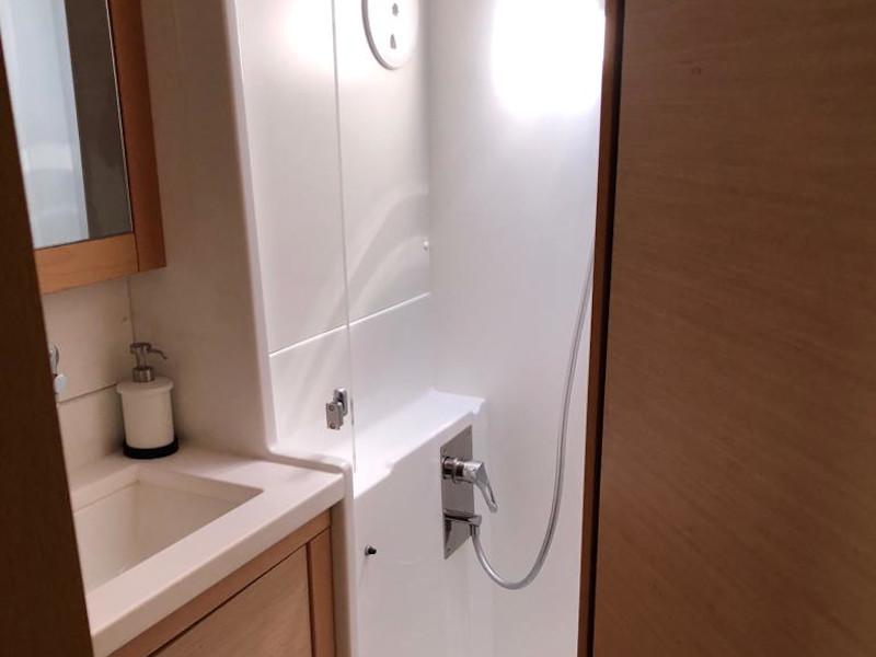 Book yachts online - catamaran - Lagoon 450  Flybridge - Oceana (VIP Equipment incl A/C, Generator, Water Maker, PS 4, Dishwasher, Washer+Dryer) - rent