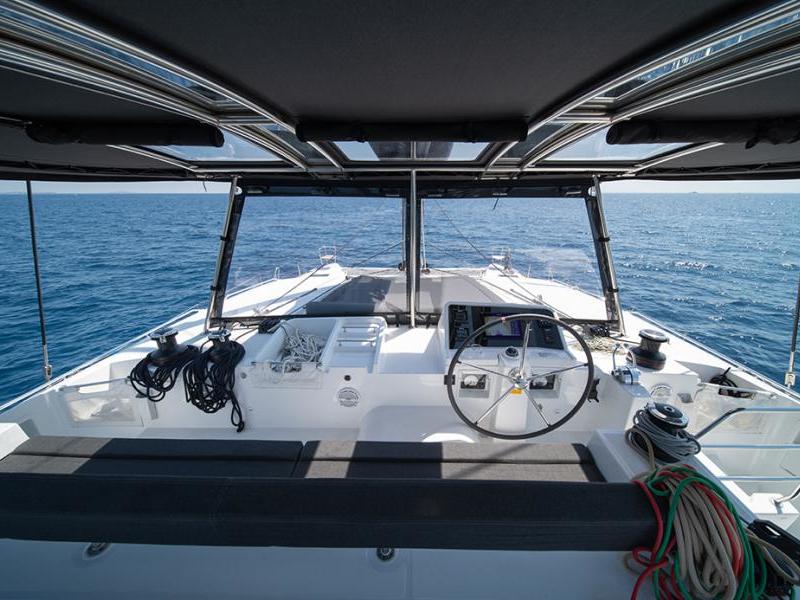 Book yachts online - catamaran - Lagoon 450  Flybridge - ANNIE (generator, air condition, water maker) - rent