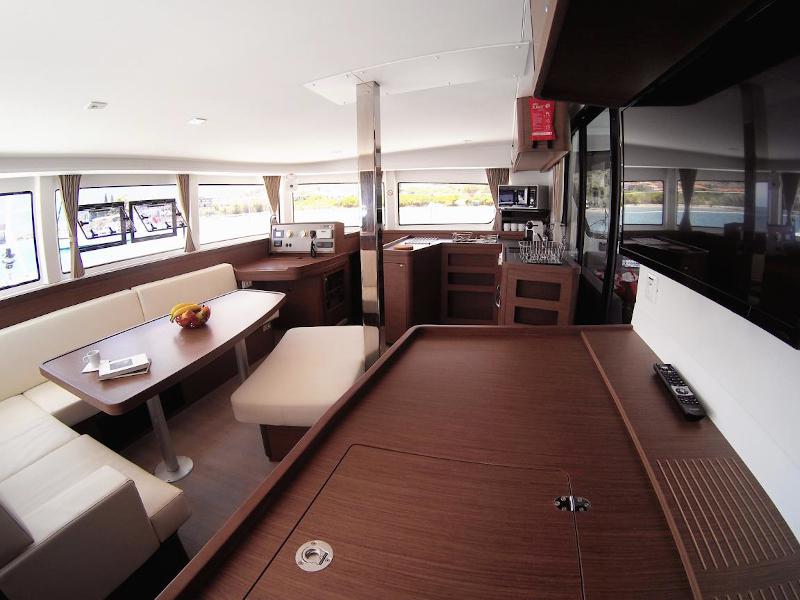 Book yachts online - catamaran - Lagoon 42 - BLUE STEEL (generator, air condition, water maker, undewater lights) - rent