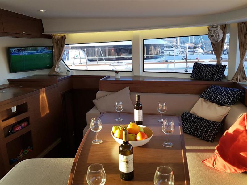 Book yachts online - catamaran - Lagoon 42 - Dream of life - rent