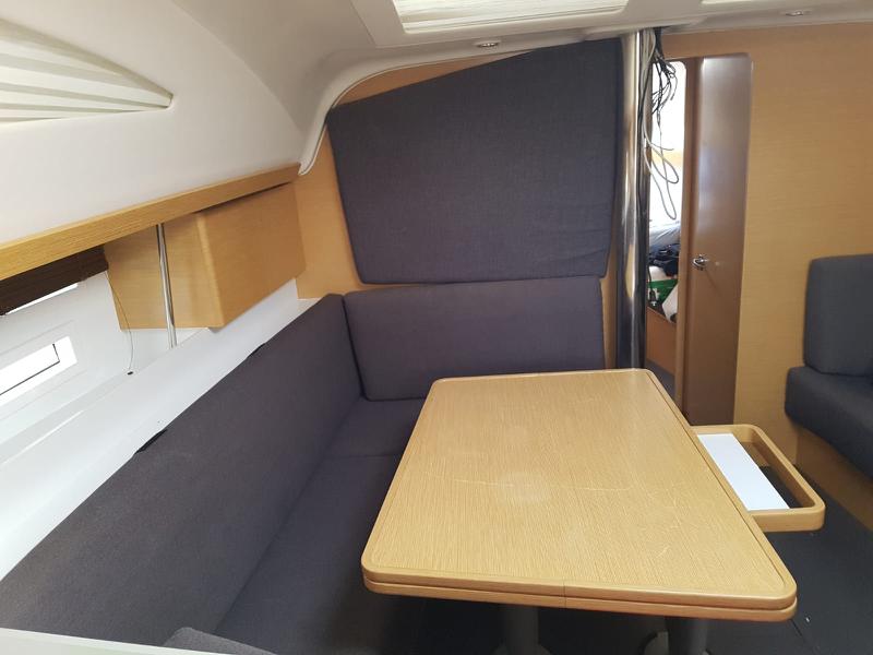 Book yachts online - sailboat - Elan 444 Impression - MARIJANA 48 - rent