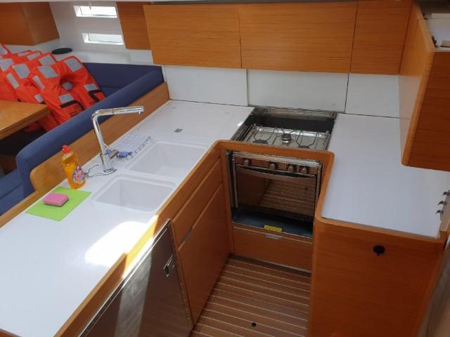 Book yachts online - sailboat - Elan 494 Impression - Lucija I - rent