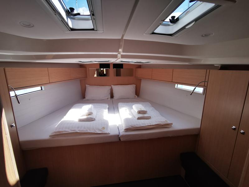 Book yachts online - sailboat - Bavaria Cruiser 51 - MARIE - rent