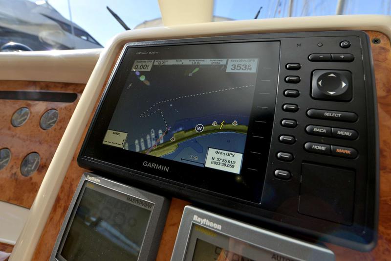 Book yachts online - motorboat - Azimut 58 - Poseidon - rent