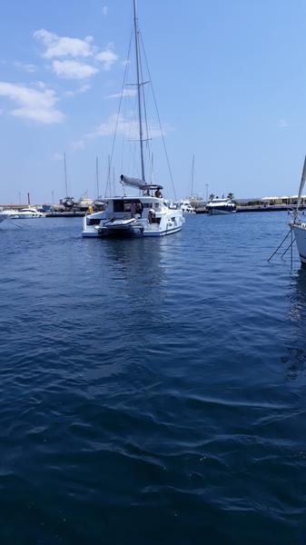 Book yachts online - catamaran - Astréa 42 - Dorella - rent