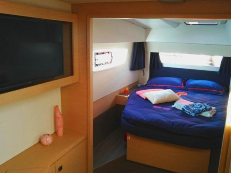 Book yachts online - catamaran - Astréa 42 - Dorella - rent