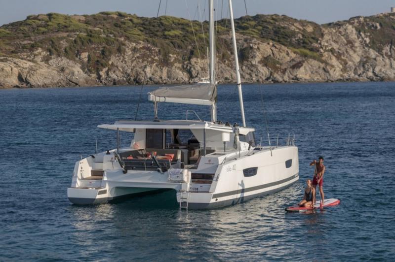 Book yachts online - catamaran - Isla 40 - SAM - rent