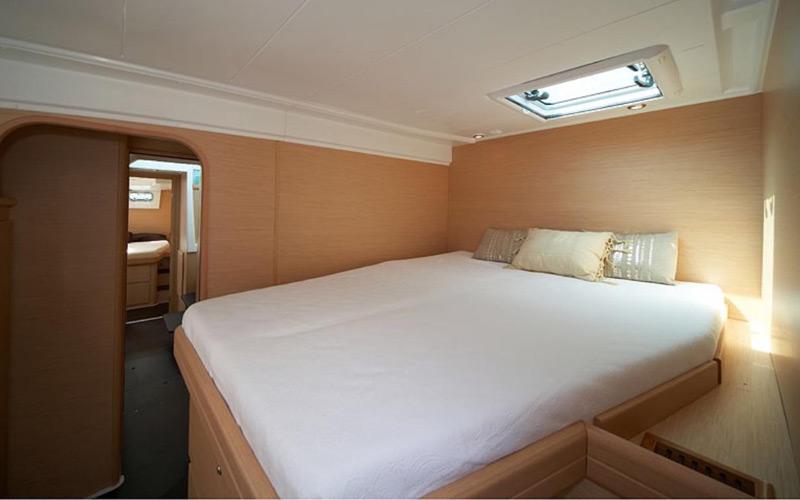 Book yachts online - catamaran - Lagoon 421 - Paluko - rent