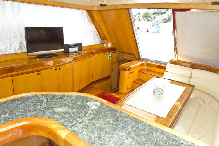 Book yachts online - motorboat - Yaretti 2110 - La Belle  - rent