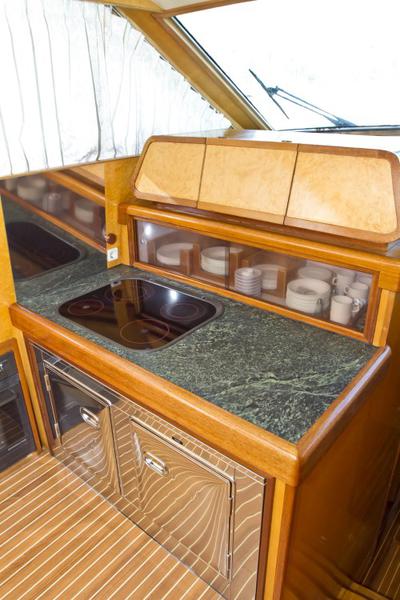 Book yachts online - motorboat - Yaretti 2110 - La Belle  - rent