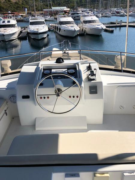 Book yachts online - motorboat - Yaretti 2110 - La Belle  - rent