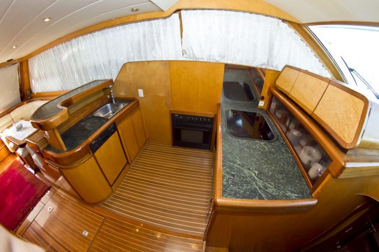 Book yachts online - motorboat - Yaretti 2110 - La Belle  - rent