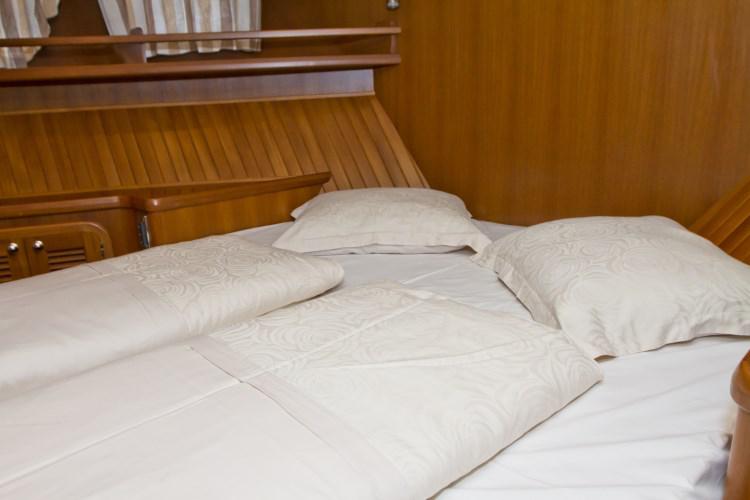 Book yachts online - motorboat - Adagio Europa 51.5 - Anna Sophie  - rent
